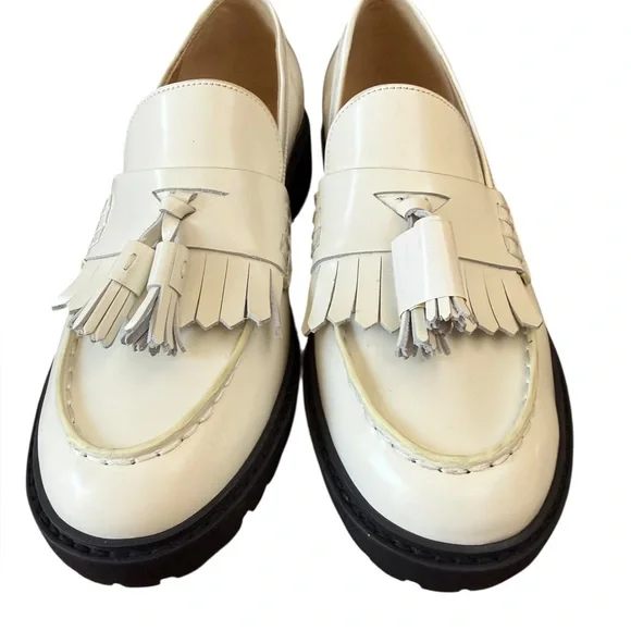 Marc Fisher Ozzie Kiltie Lug-Sole Casual Loafers in Ivory – Sz 8M